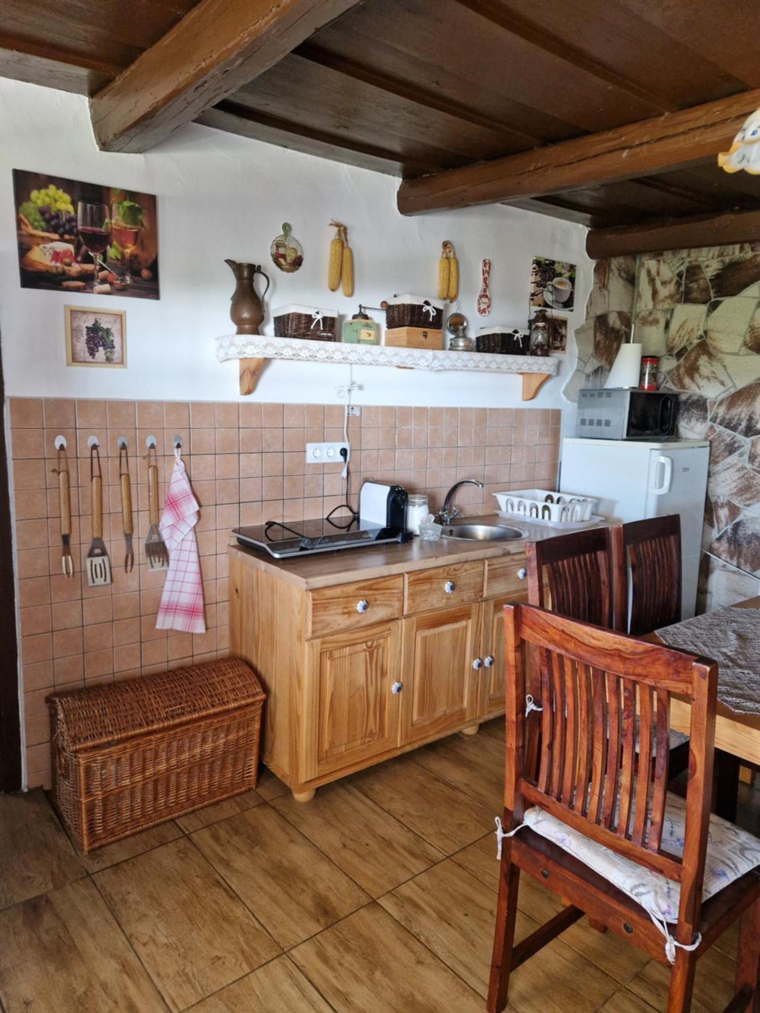100 Eves Preshaz Villa Badacsonyörs Buitenkant foto
