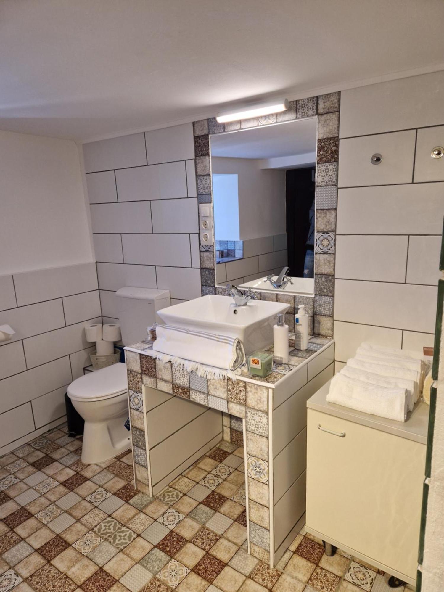 100 Eves Preshaz Villa Badacsonyörs Buitenkant foto