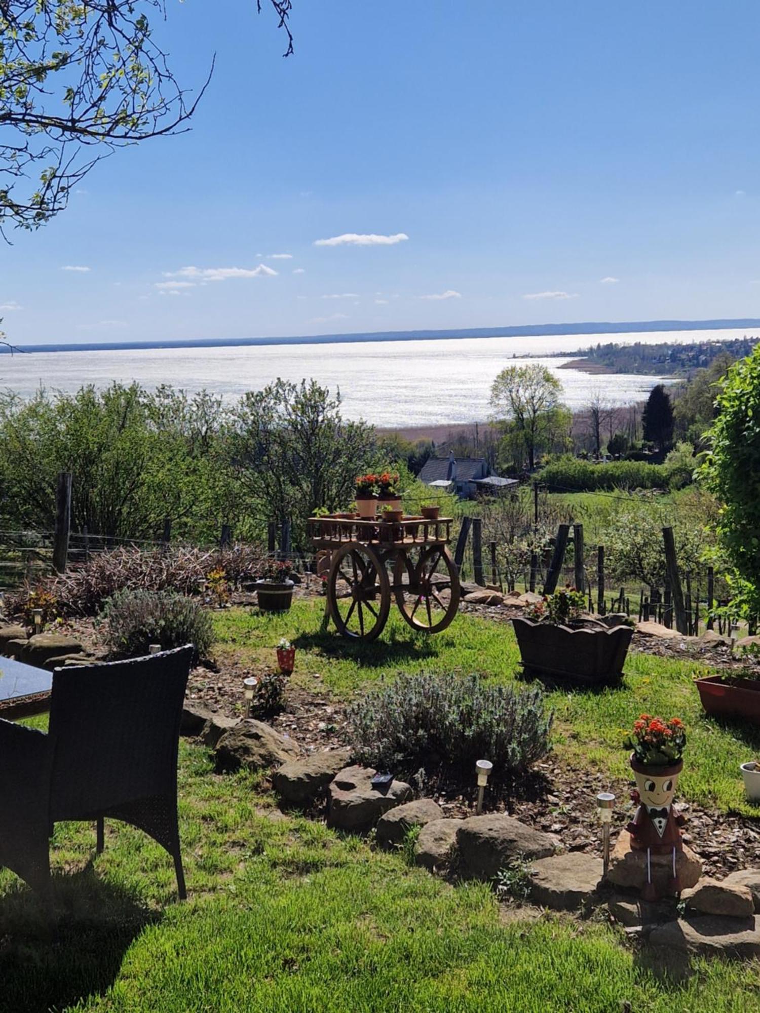 100 Eves Preshaz Villa Badacsonyörs Buitenkant foto